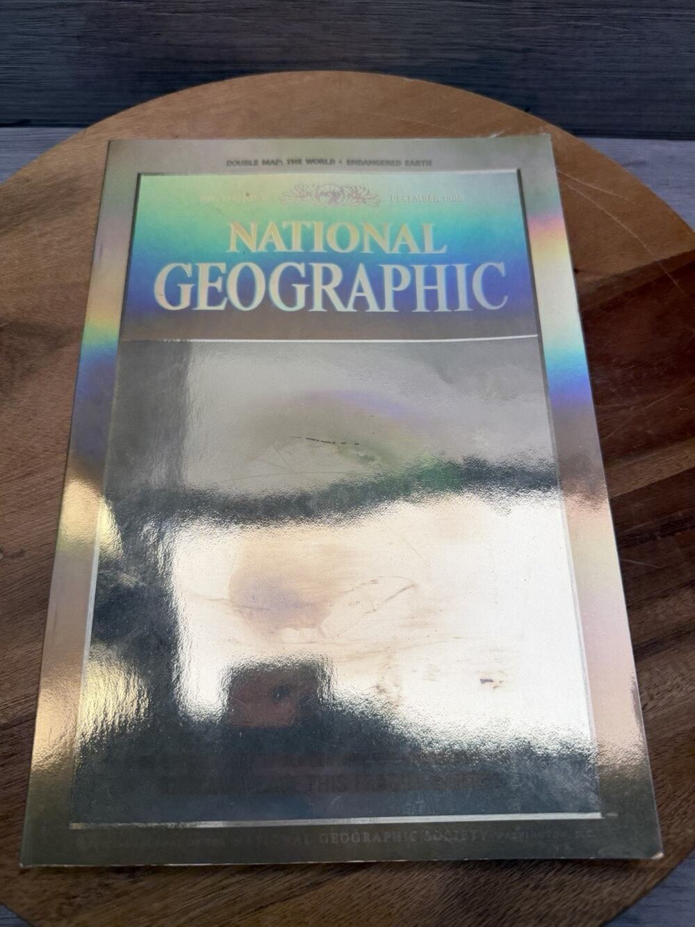 National Geographic Magazine Hologram Cover December 1988 Vol. 174 No. 6 No Map